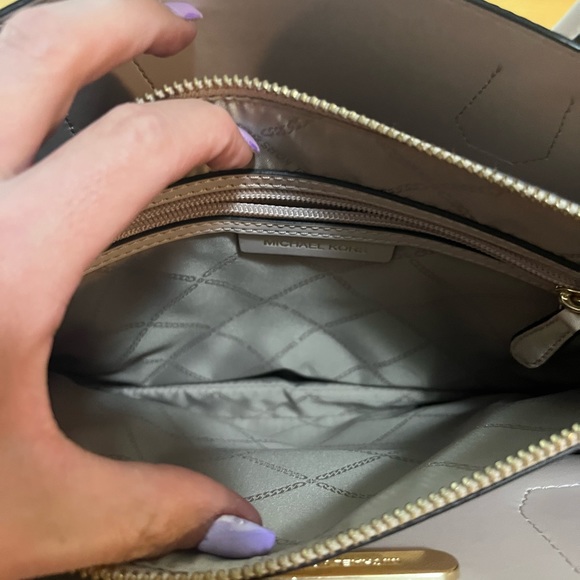 Michael Kors purse - Picture 3 of 4